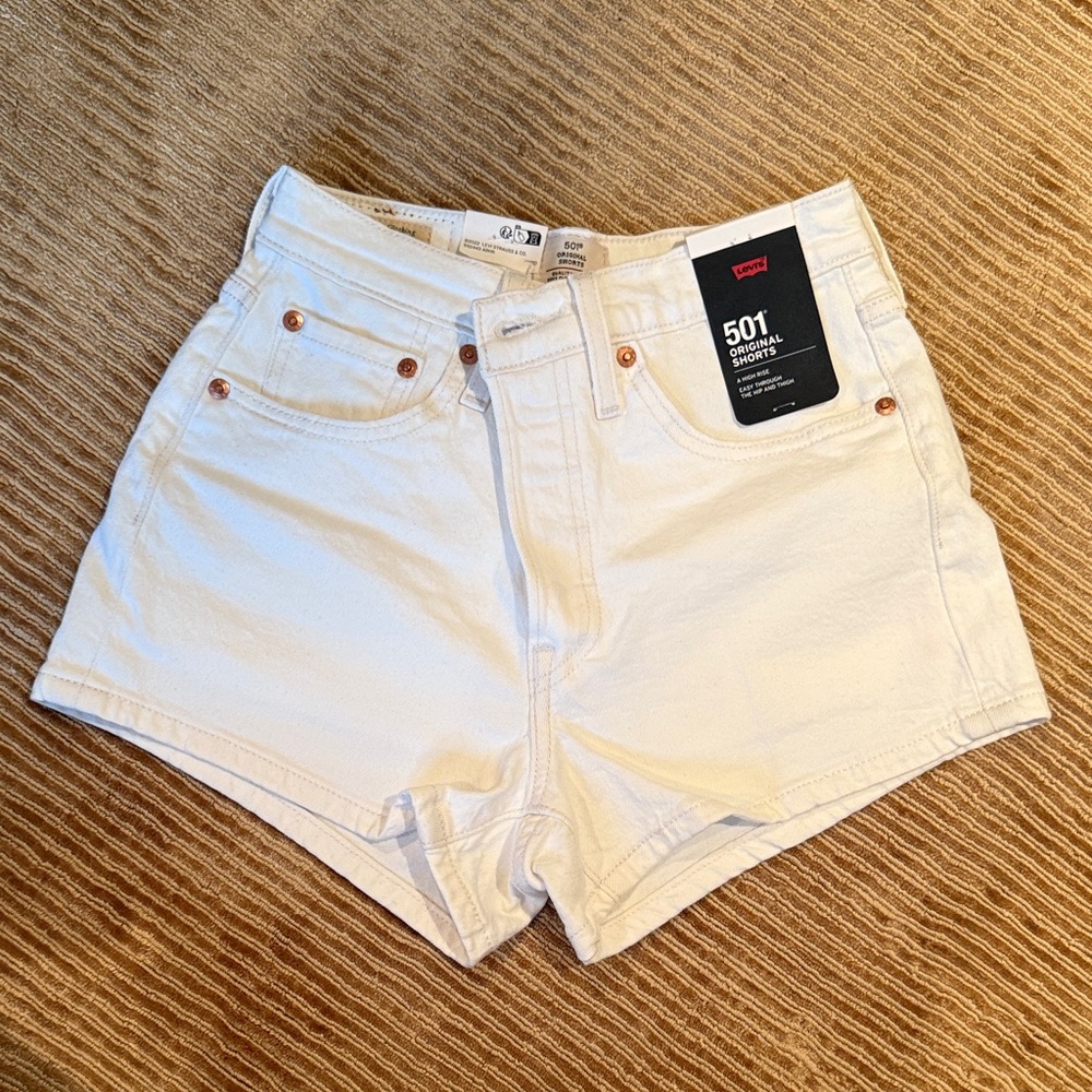Levi's Women's 501 Cream Jean Shorts Size 24 NWT